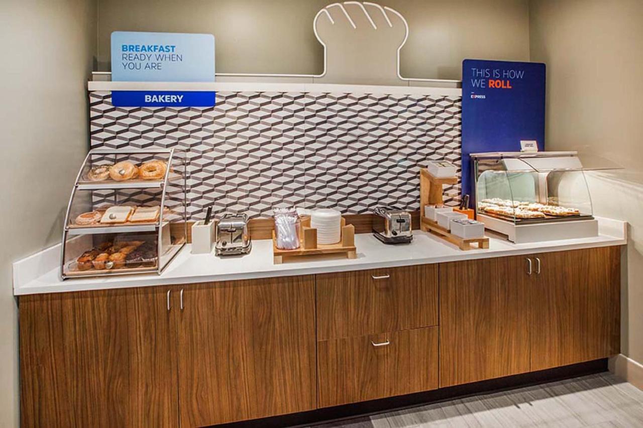 Holiday Inn Express Hotel & Suites Manteca By Ihg Extérieur photo