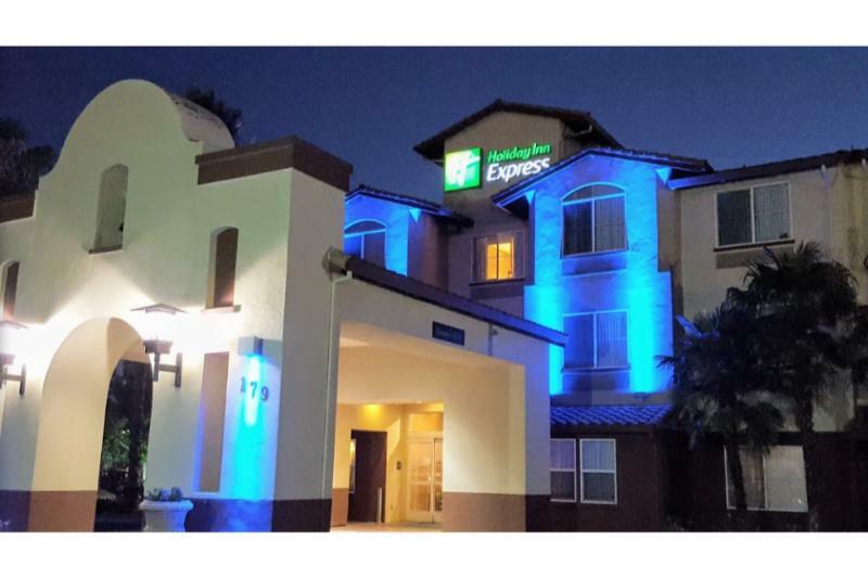 Holiday Inn Express Hotel & Suites Manteca By Ihg Extérieur photo