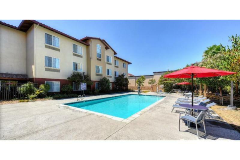 Holiday Inn Express Hotel & Suites Manteca By Ihg Extérieur photo