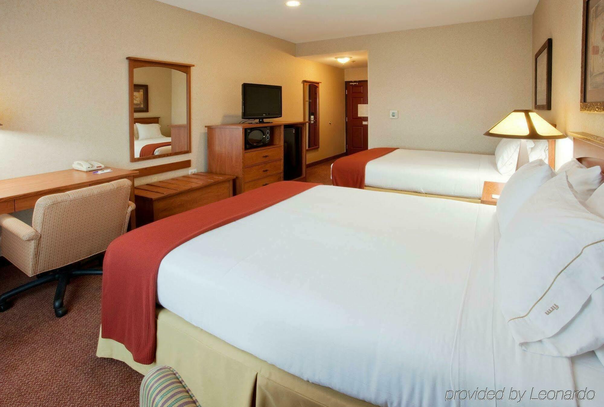 Holiday Inn Express Hotel & Suites Manteca By Ihg Extérieur photo