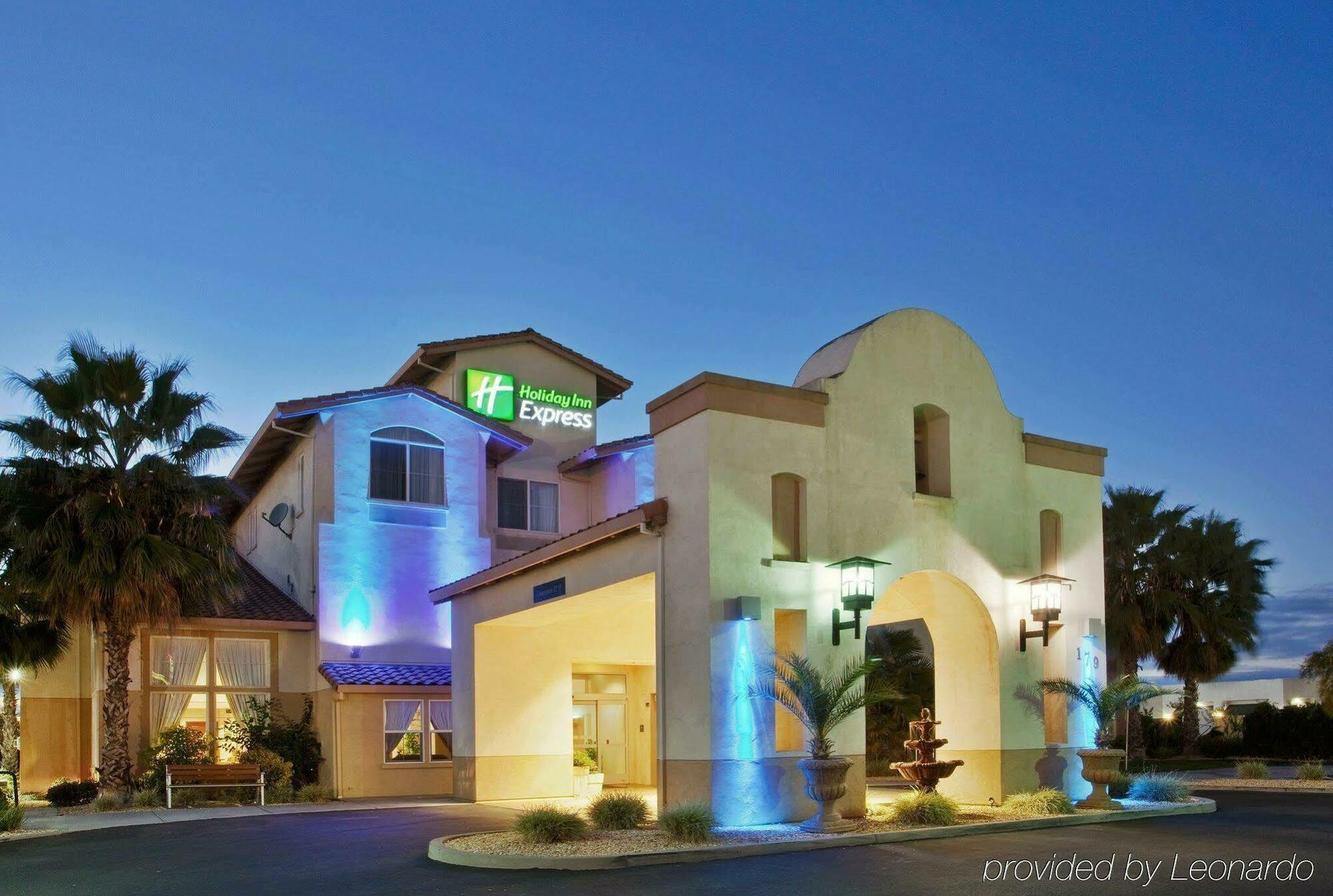 Holiday Inn Express Hotel & Suites Manteca By Ihg Extérieur photo