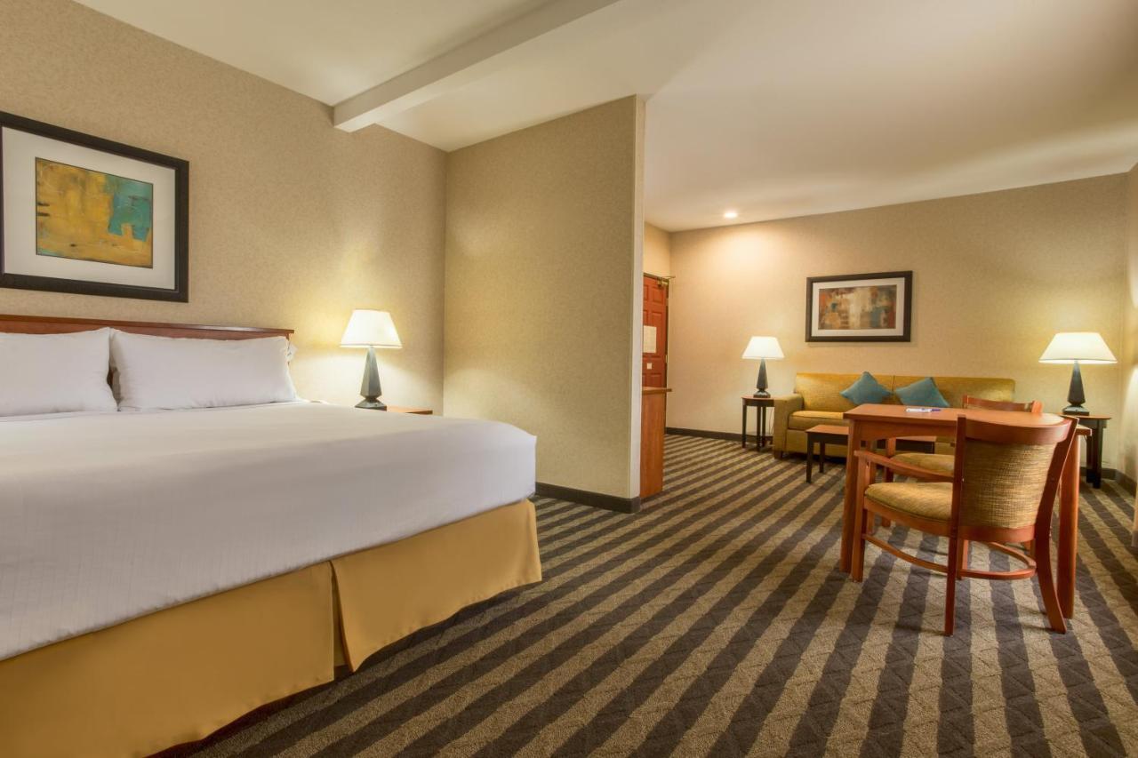 Holiday Inn Express Hotel & Suites Manteca By Ihg Extérieur photo