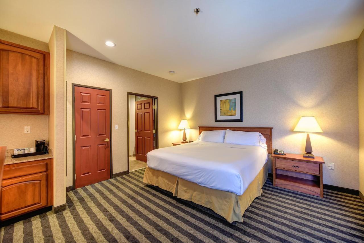 Holiday Inn Express Hotel & Suites Manteca By Ihg Extérieur photo