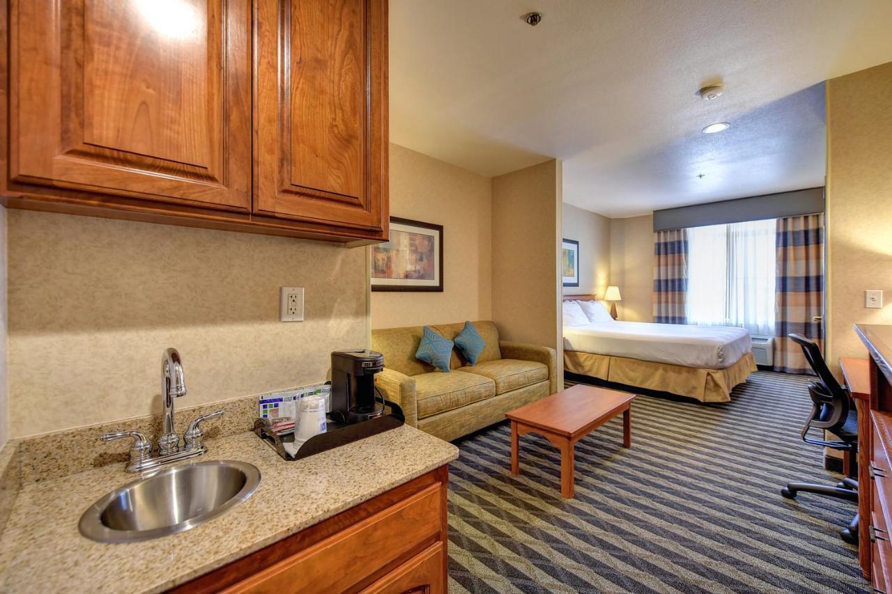 Holiday Inn Express Hotel & Suites Manteca By Ihg Chambre photo