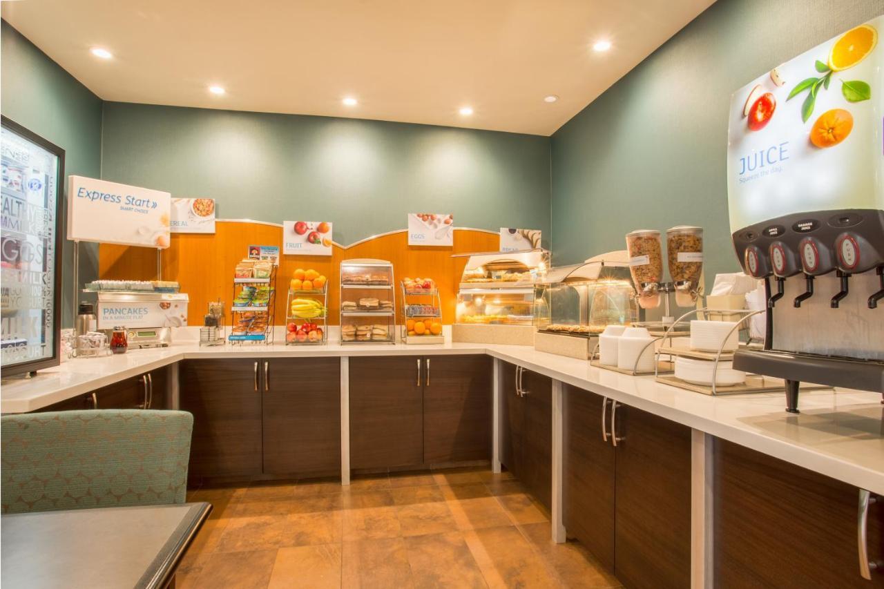 Holiday Inn Express Hotel & Suites Manteca By Ihg Extérieur photo